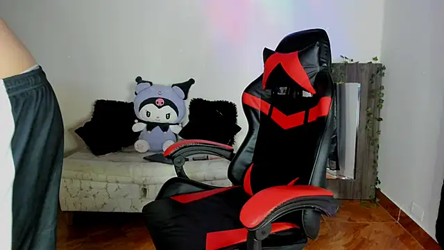 mathew hot21 online show from April 2026 02:18:02 PM