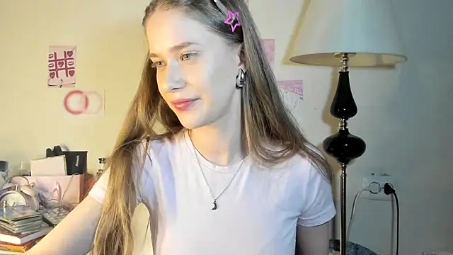 chloesweetbby online show from April 2026 09:52:01 PM