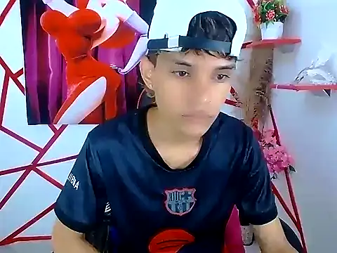 chris evans77 online show from April 2026 01:00:02 PM