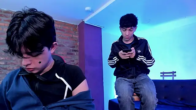 Snapshot of Good_boys18 chatting on May 2026 12:24:01 PM Good boys18 online show from May 2026 12:24:01 PM