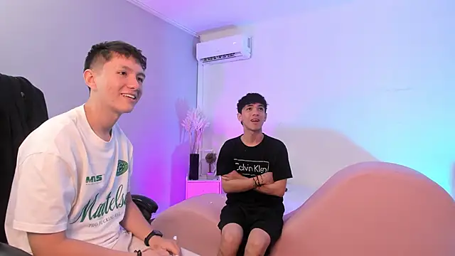 Snapshot of Good_boys18 chatting on May 2026 08:38:02 PM Good boys18 online show from May 2026 08:38:02 PM
