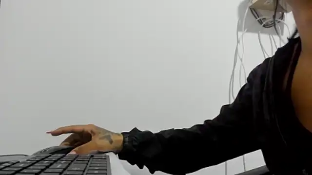 ElectraCurly online show from April 2026 02:33:01 AM