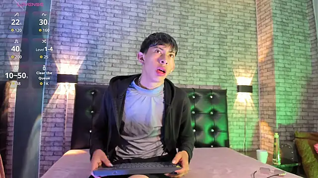 Tommy Fox online show from April 2026 03:49:02 PM