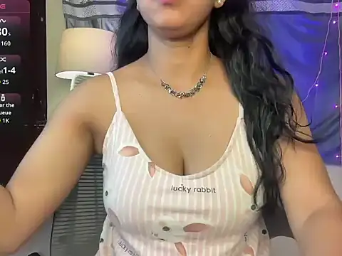 Gorgeous Sarahh online show from June 2026 07:19:01 PM