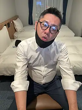 Snapshot of RYUICHI_1919 chatting on May 2026 12:23:01 PM RYUICHI 1919 online show from May 2026 12:23:01 PM