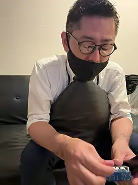 Snapshot of RYUICHI_1919 chatting on May 2026 10:45:01 AM RYUICHI 1919 online show from May 2026 10:45:01 AM