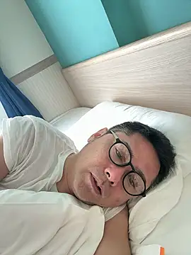 Snapshot of RYUICHI_1919 chatting on May 2026 11:47:01 PM RYUICHI 1919 online show from May 2026 11:47:01 PM
