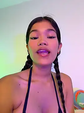 Emycarver09  online show from April 2026 12:26:02 PM