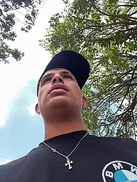 ianruiz02 online show from April 2026 03:20:01 PM