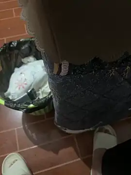 yingzi003 online show from April 2026 02:04:02 PM