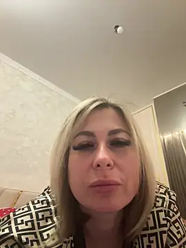 peach widow online show from April 2026 07:04:01 PM