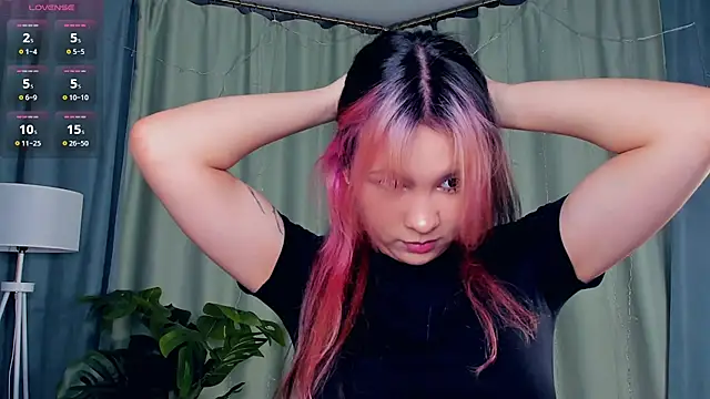 EnolaNewand online show from April 2026 06:31:02 PM