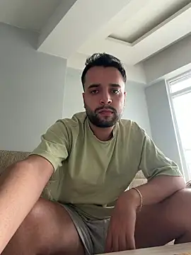 Arin21201 online show from April 2026 01:53:02 PM