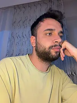 Arin21201 online show from April 2026 09:18:02 PM