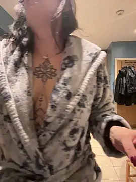 IvyBelleMilf online show from April 2026 04:57:01 AM