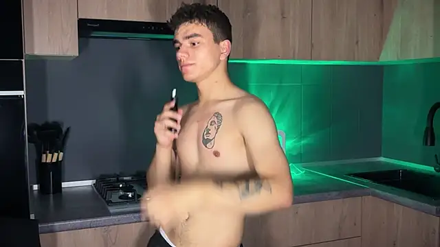 MaxWoolf online show from July 2026 03:04:02 PM