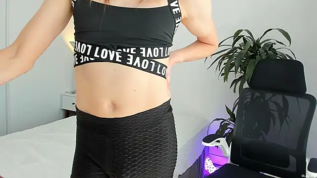 LilyReina online show from March 2026 05:57:02 PM