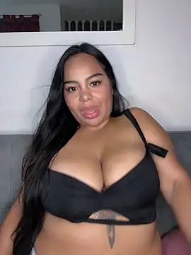 lunaa love online show from April 2026 12:22:01 AM