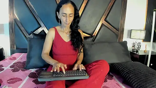 SamanttaLopez online show from April 2026 08:42:02 PM