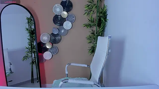 crystal arlette  online show from April 2026 04:58:02 PM