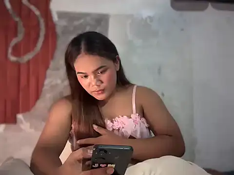 yourhotwild bella online show from April 2026 09:39:33 PM