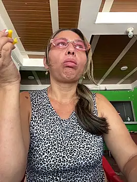  violeta 99 online show from April 2026 04:00:02 PM