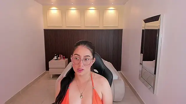 SAMANTHAFIORE2 online show from June 2026 11:34:02 AM