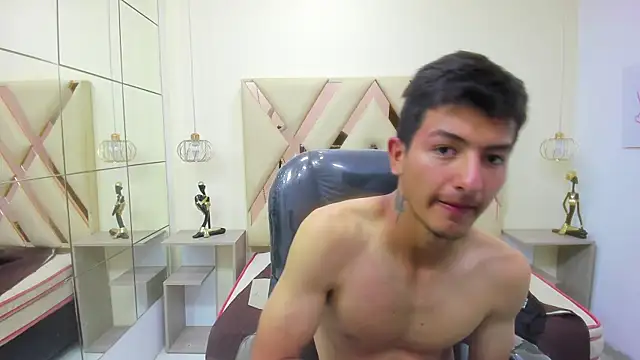 CaballeroNocturno  online show from April 2026 06:14:01 AM