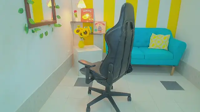 ValeryBliss  online show from April 2026 11:38:01 PM