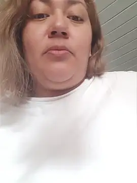 Amalianoir online show from April 2026 02:26:01 PM