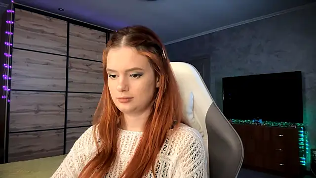 FoxyEmma online show from April 2026 03:10:02 PM