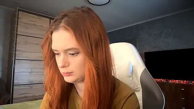 FoxyEmma online show from April 2026 03:02:02 PM