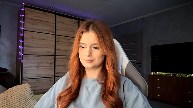 FoxyEmma online show from April 2026 03:06:01 PM