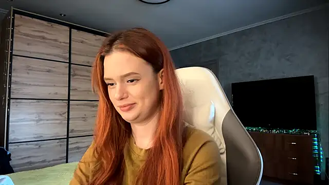 FoxyEmma online show from April 2026 03:06:01 PM