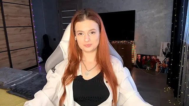 FoxyEmma online show from April 2026 12:08:02 PM