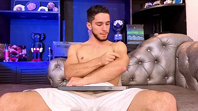 axel tone online show from April 2026 10:46:02 PM