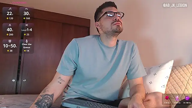  SaraRoss online show from April 2026 05:05:02 PM