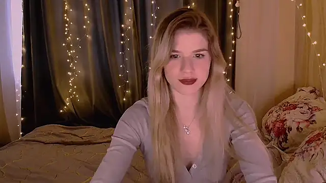 Snapshot of Alisa_Swan_ chatting on May 2026 01:56:01 AM Alisa Swan online show from May 2026 01:56:01 AM