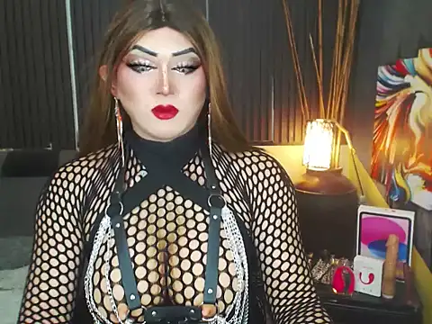 Snapshot of HugexMsLovelyxCock chatting on May 2026 10:23:01 AM HugexMsLovelyxCock online show from May 2026 10:23:01 AM