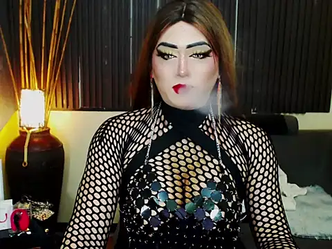 Snapshot of HugexMsLovelyxCock chatting on May 2026 08:17:01 PM HugexMsLovelyxCock online show from May 2026 08:17:01 PM