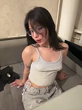 Z Milll online show from April 2026 03:19:02 PM