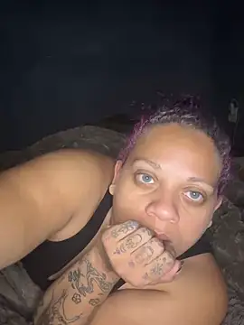 SHY QUINN online show from April 2026 08:51:02 AM