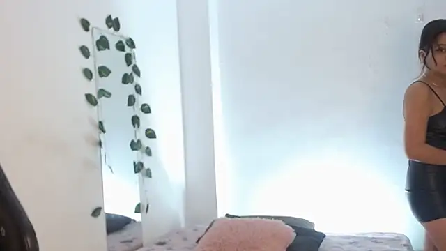 sahrah  online show from April 2026 09:12:02 AM