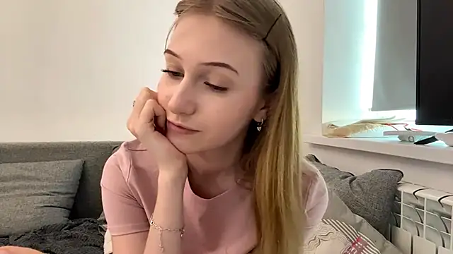 KatrineDrea online show from April 2026 03:04:02 PM