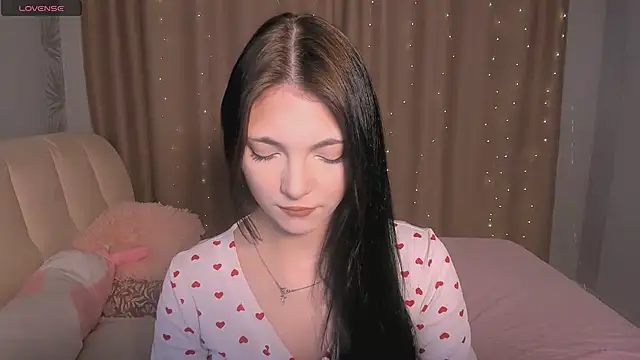 VelvetMelissa online show from April 2026 04:01:01 PM