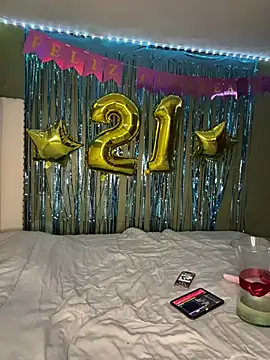 Snapshot of VelvetPrive14 chatting on June 2026 05:43:02 AM VelvetPrive14 online show from June 2026 05:43:02 AM