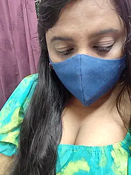 Tami-sonia online show from April 2026 06:20:01 PM