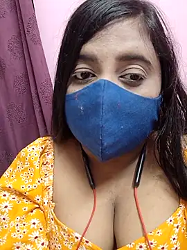 Tami-sonia online show from April 2026 06:41:01 PM