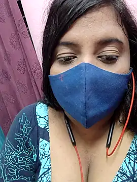 Tami-sonia online show from April 2026 06:55:02 PM