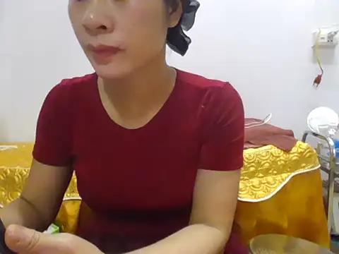 Lyna 2k online show from April 2026 07:30:01 AM